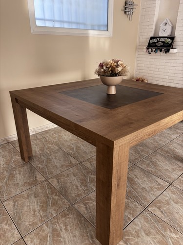 Table manger - table,